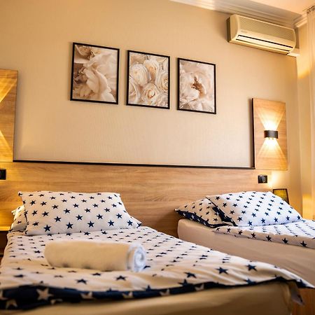 Hotel Bolero Γκιόρ Εξωτερικό φωτογραφία