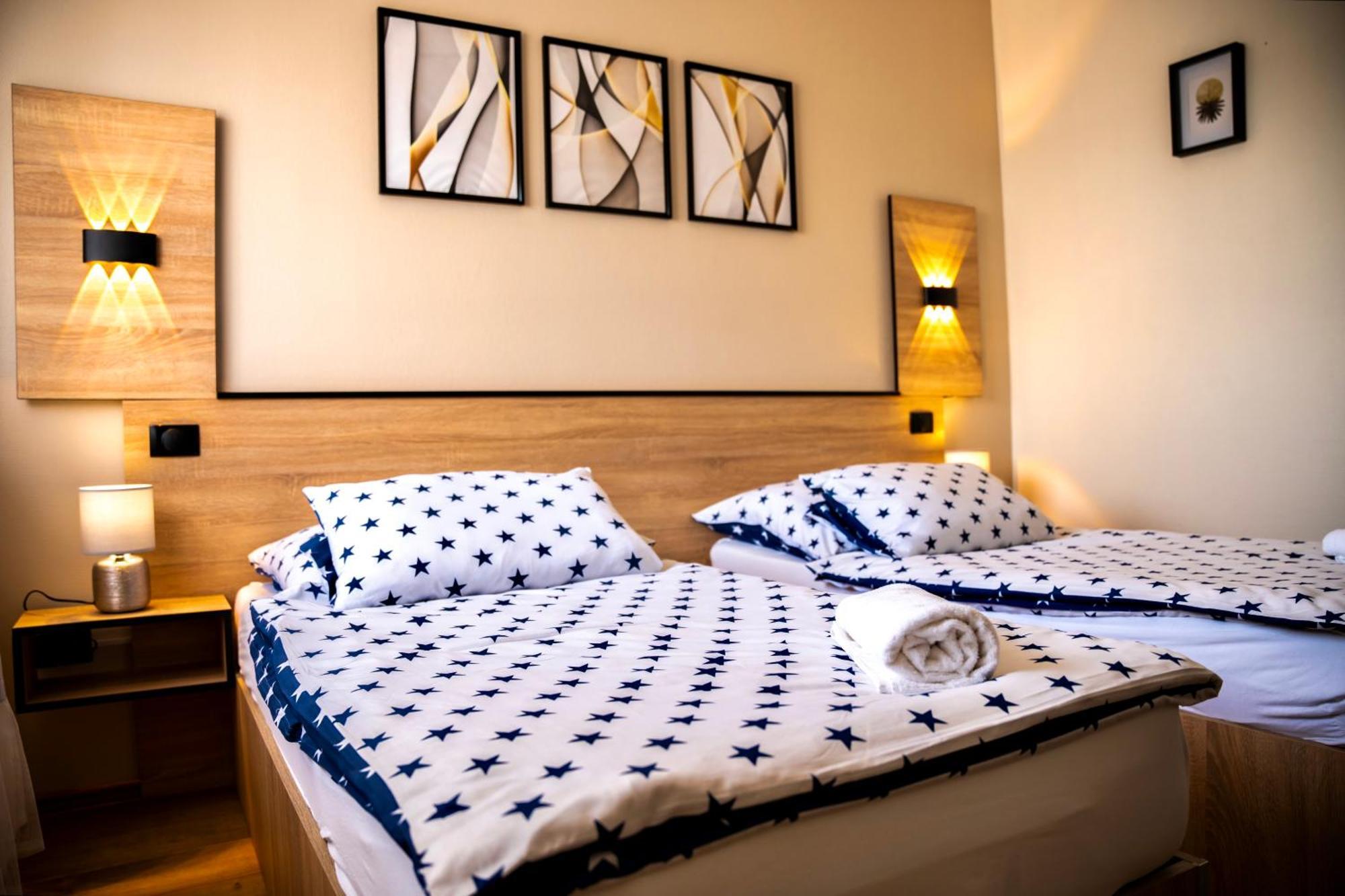 Hotel Bolero Γκιόρ Εξωτερικό φωτογραφία