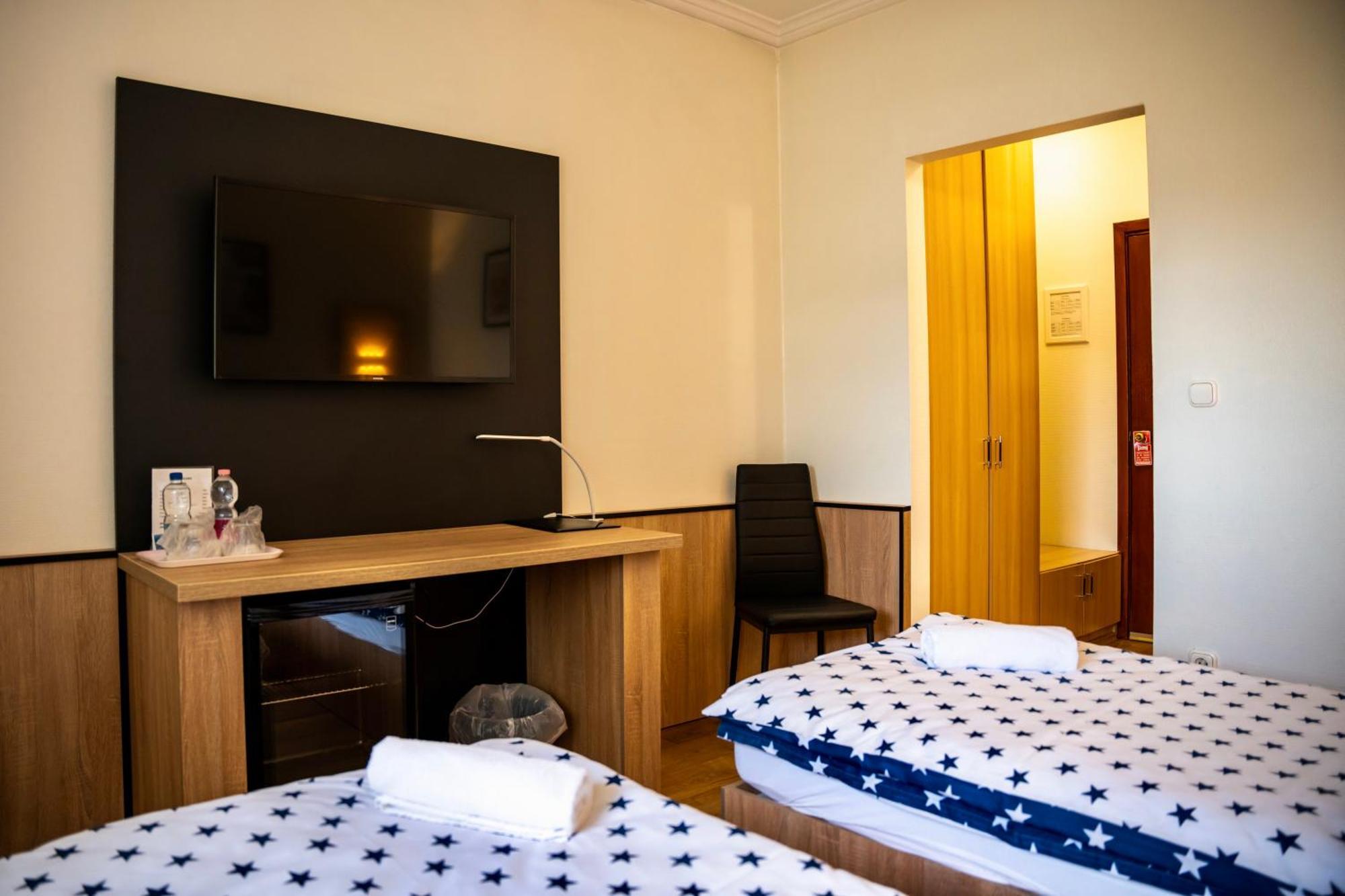 Hotel Bolero Γκιόρ Εξωτερικό φωτογραφία